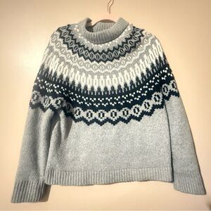 Universal Thread Gray and Black Patterned Turtleneck Sweater